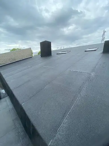 Bitumen dakwerk op een dak door Berteck